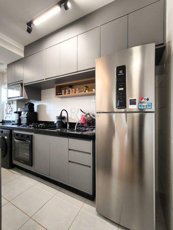 Apartamento à venda no bairro Jardim Santa Adélia: COZINHA