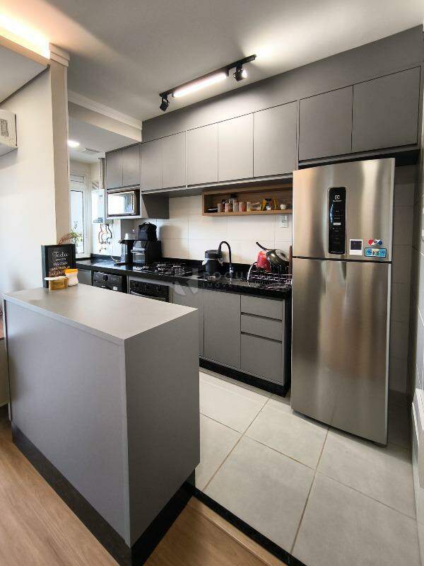 Apartamento à venda no bairro Jardim Santa Adélia: COZINHA