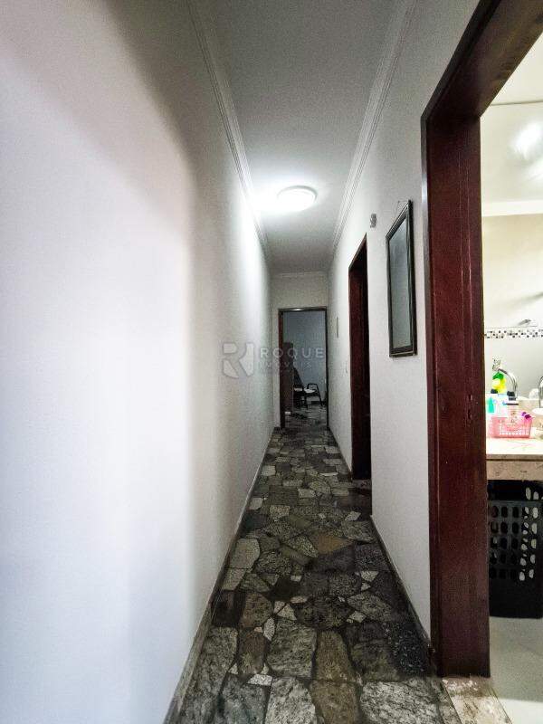 Casa Residencial à venda no bairro Jardim Arruda: CORREDOR INTERNO