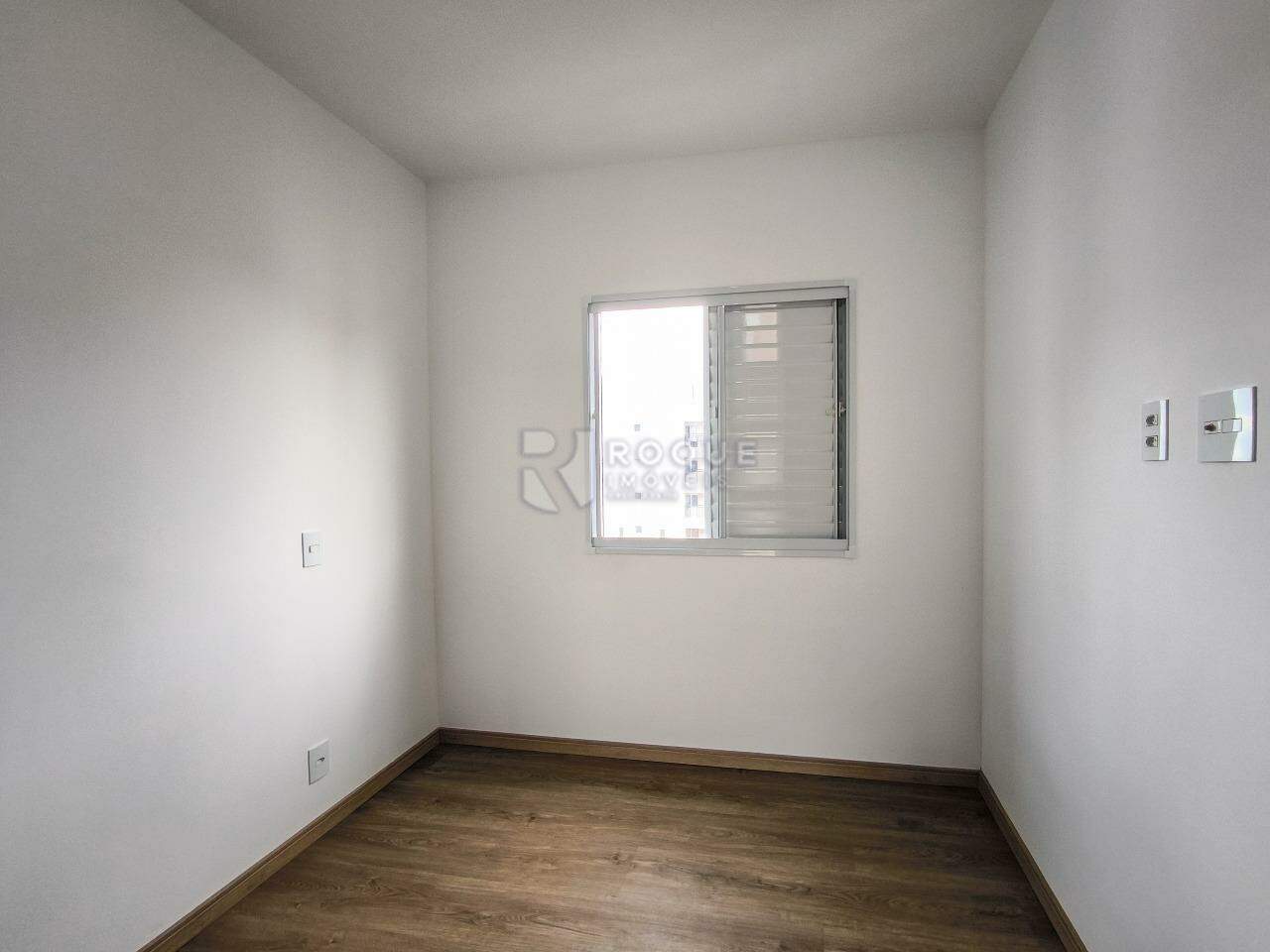 Apartamento à venda no bairro Jardim Santa Adélia: DORMITÓRIO 2