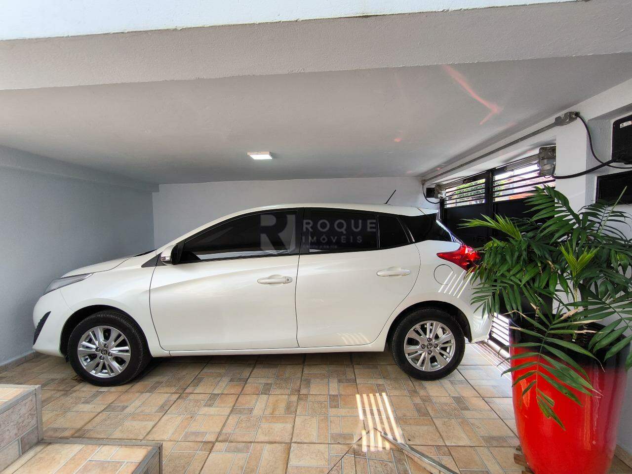 Casa Residencial à venda no bairro Jardim Ouro Verde: GARAGEM