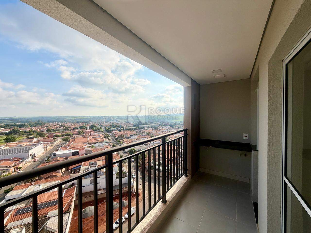 Apartamento para aluguel no bairro Chácara Boa Vista da Graminha: Sacada