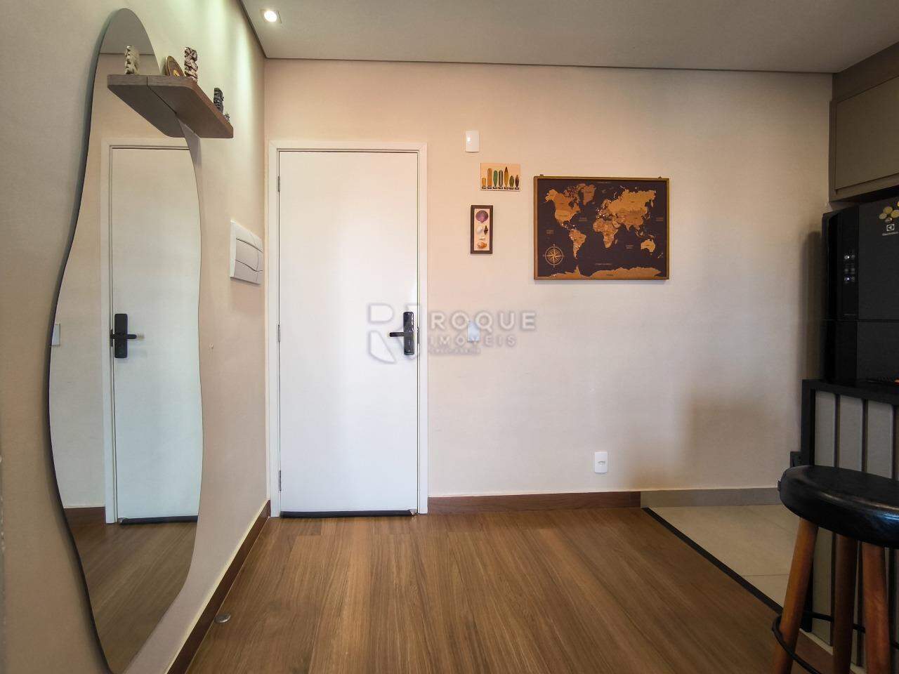 Apartamento à venda no bairro Vila Camargo: HALL DE ENTRADA