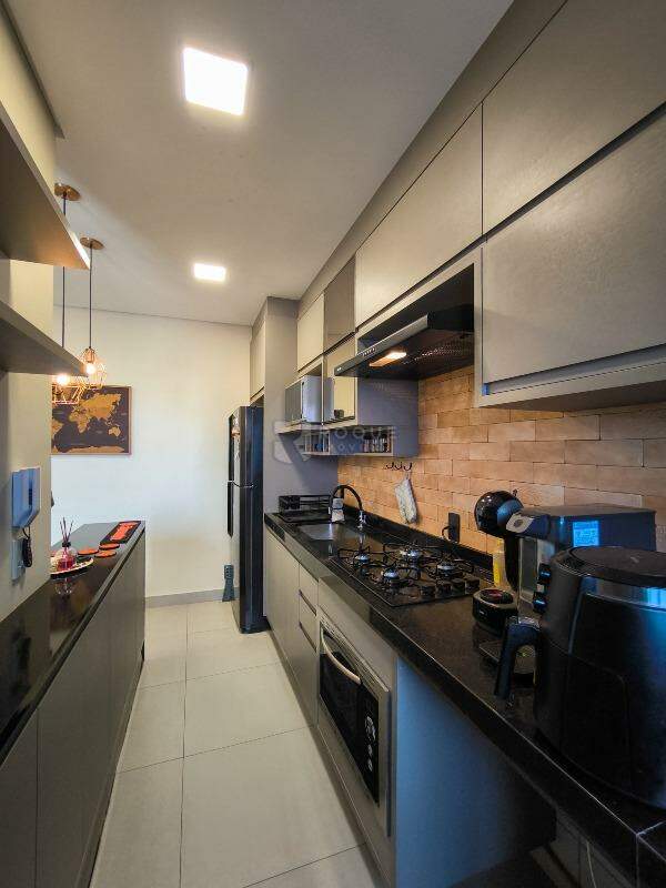 Apartamento à venda no bairro Vila Camargo: COZINHA