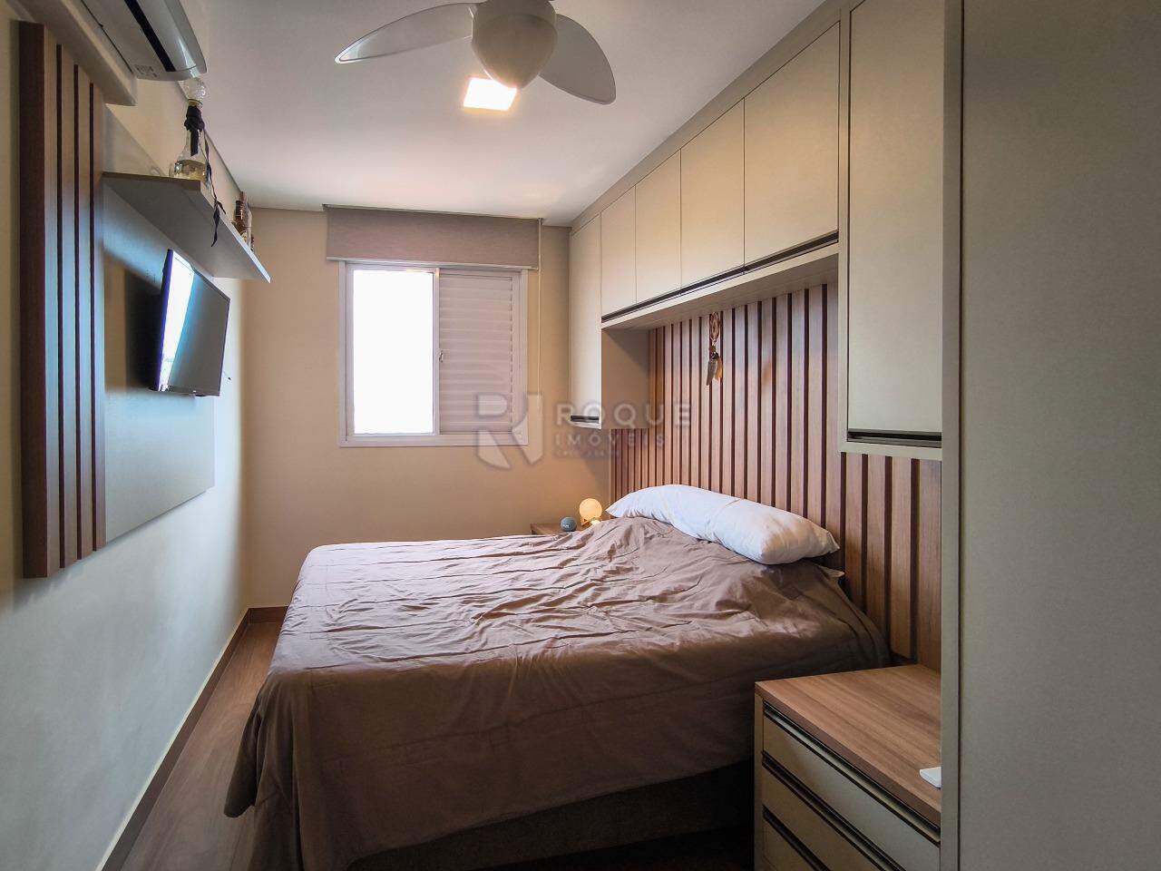 Apartamento à venda no bairro Vila Camargo: SUÍTE
