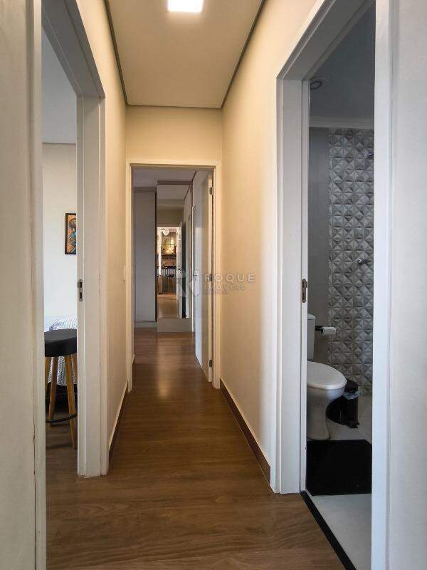 Apartamento à venda no bairro Vila Camargo: CORREDOR INTERNO