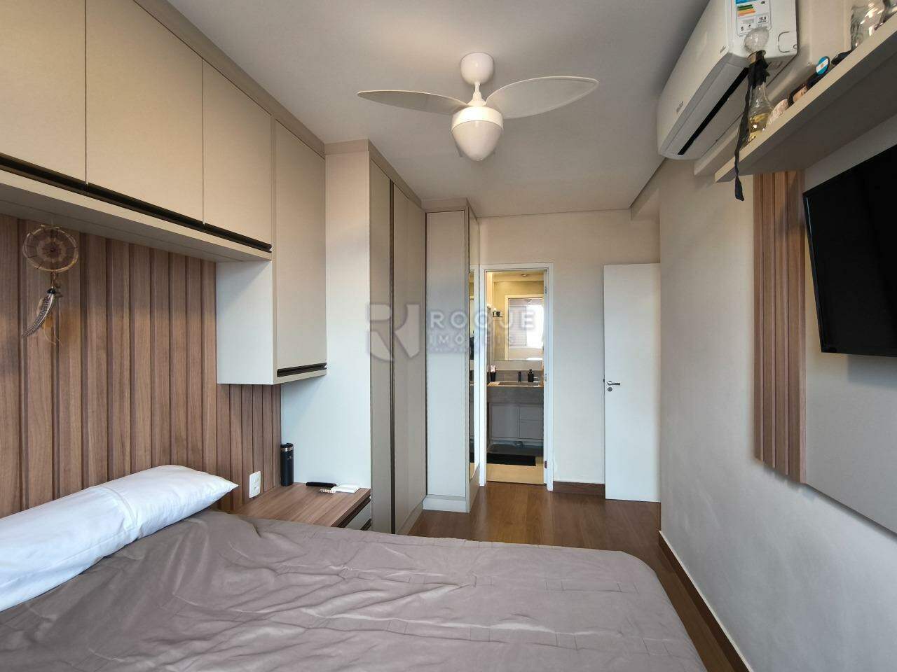 Apartamento à venda no bairro Vila Camargo: SUÍTE