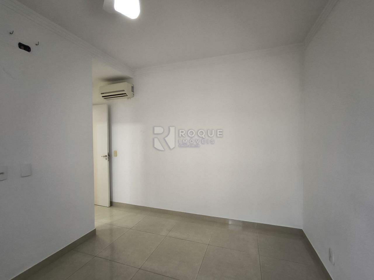 Apartamento à venda no bairro Vila Camargo: SUÍTE