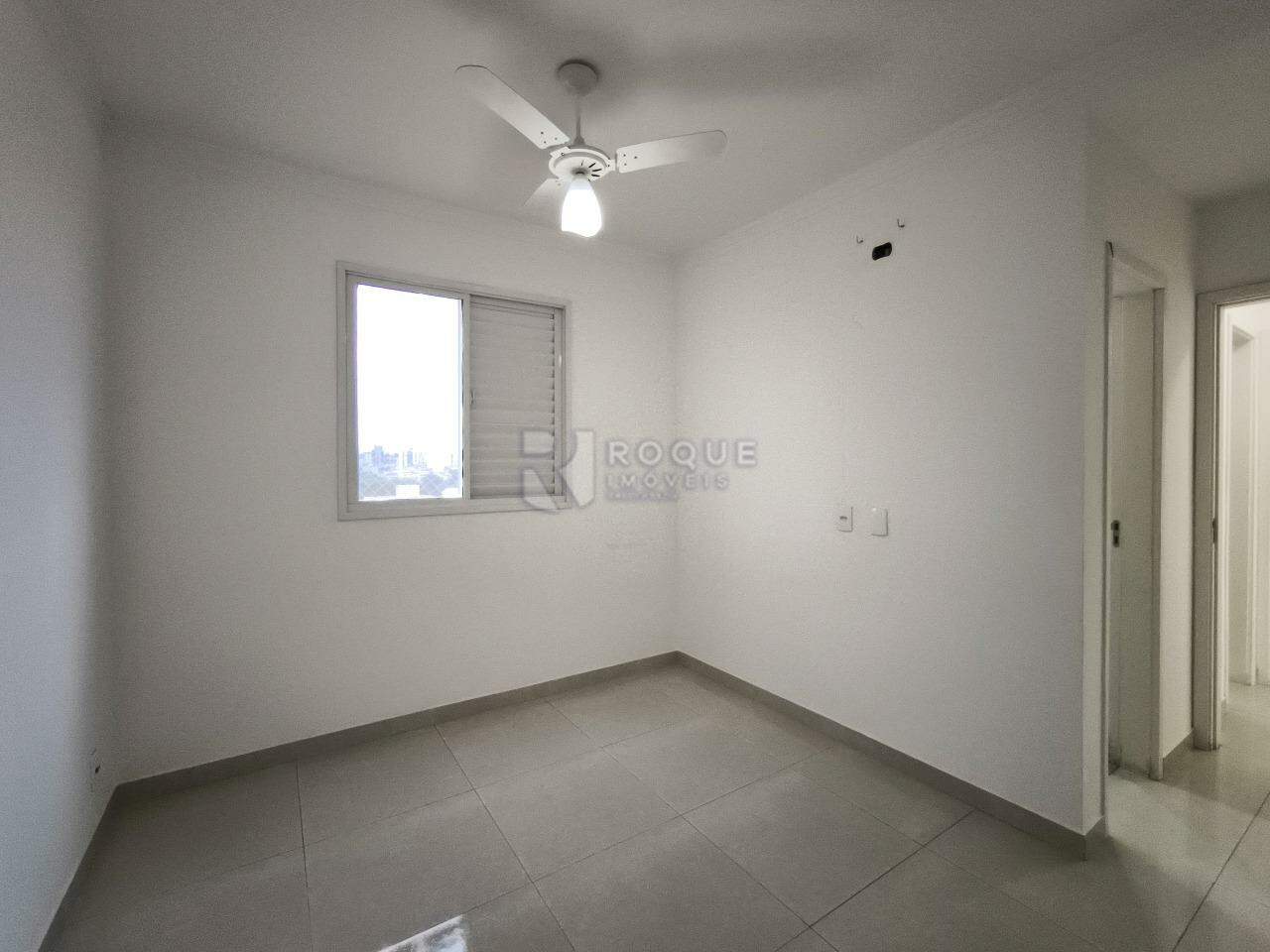 Apartamento à venda no bairro Vila Camargo: SUÍTE