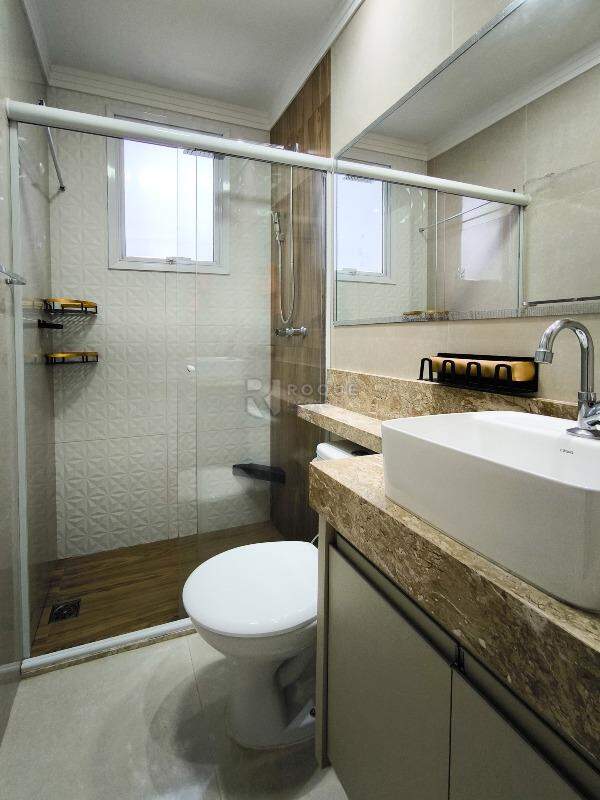 Apartamento à venda no bairro Vila Camargo: WC SUÍTE