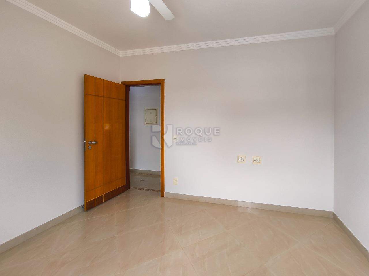 Casa em condomínio à venda no bairro Parque Residencial Roland: DORMITÓRIO 2
