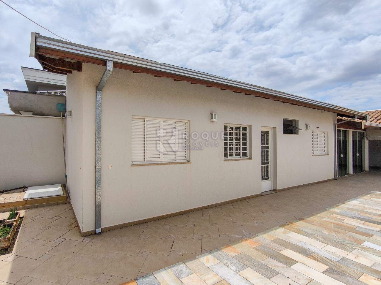 Casa em condomínio à venda no bairro Parque Residencial Roland: SALÃO