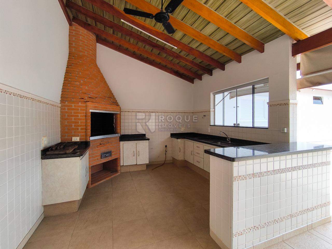 Casa em condomínio à venda no bairro Parque Residencial Roland: ÁREA GOURMET