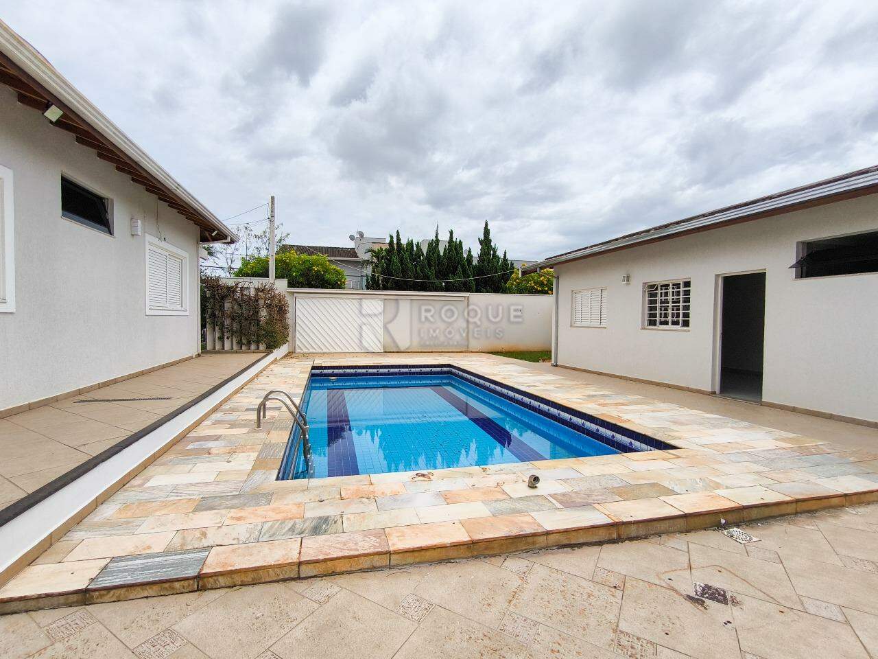 Casa em condomínio à venda no bairro Parque Residencial Roland: PISCINA