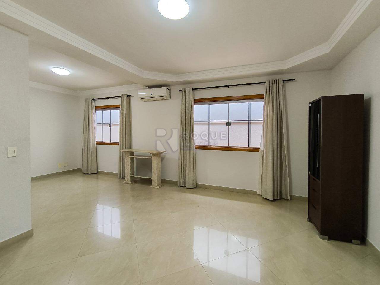 Casa em condomínio à venda no bairro Parque Residencial Roland: SALA DE ESTAR