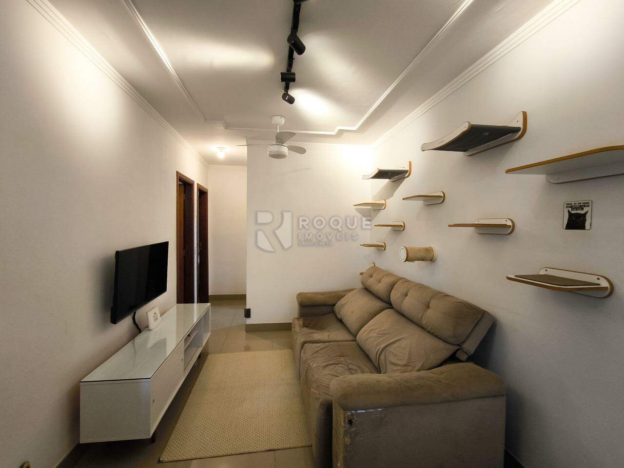 Casa em condomínio à venda no bairro Residencial Itamaracá: SALA DE ESTAR