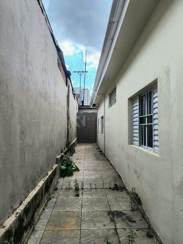 Casa Residencial para aluguel no bairro Vila São Roque: Corredor