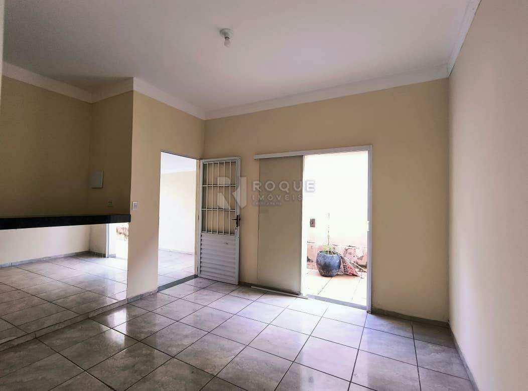 Casa Residencial para aluguel no bairro Vila São Roque: Sala  outra vista 