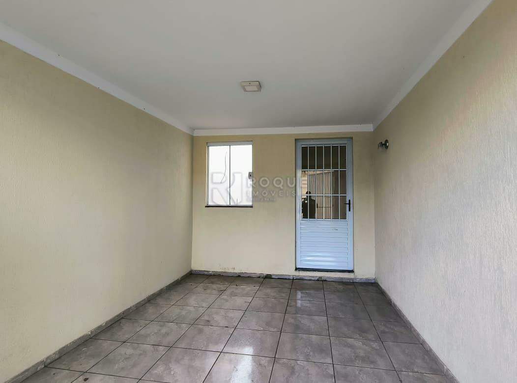 Casa Residencial para aluguel no bairro Vila São Roque: Garagem