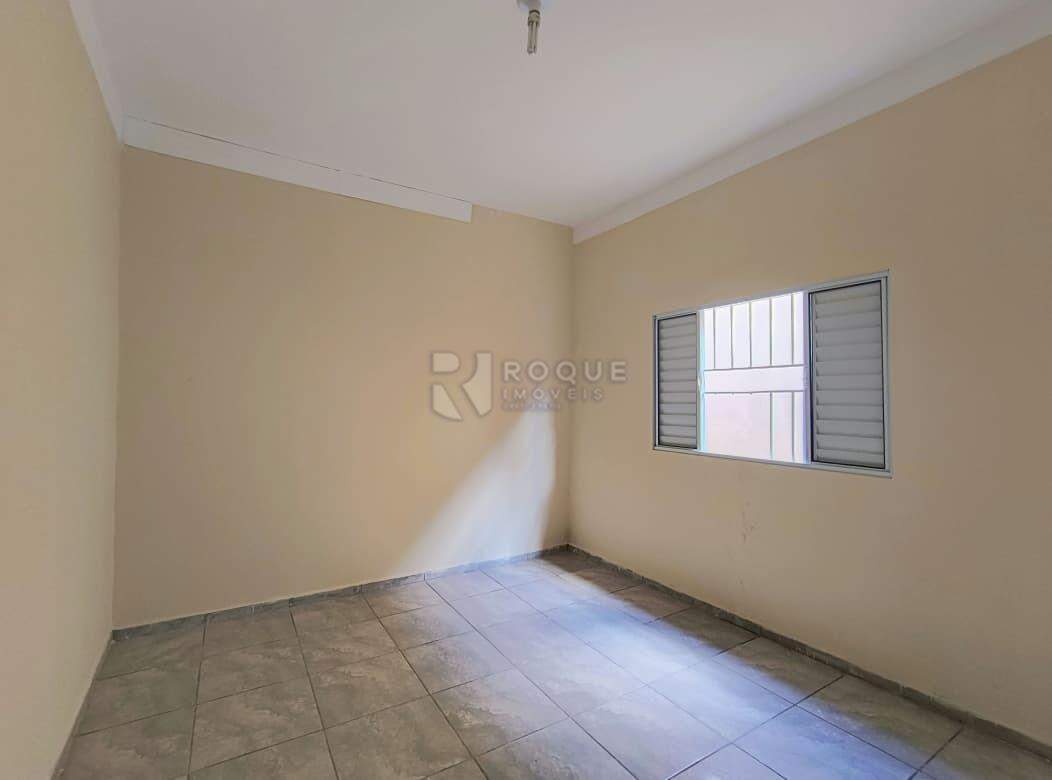 Casa Residencial para aluguel no bairro Vila São Roque: Dormitório 02