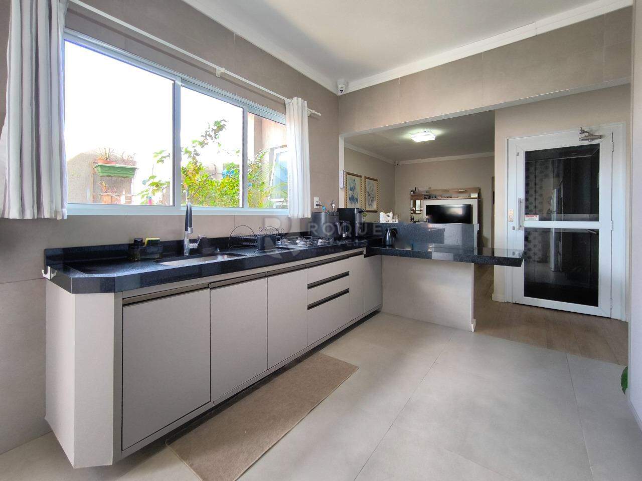 Casa Residencial à venda no bairro Vila São João: COZINHA
