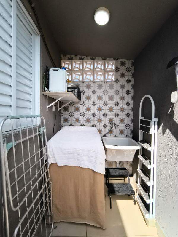 Casa Residencial à venda no bairro Vila São João: LAVANDERIA