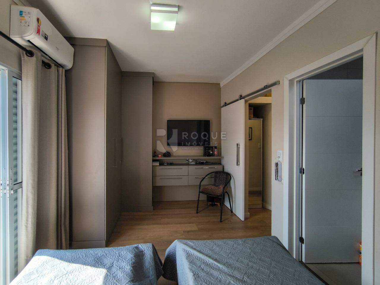 Casa Residencial à venda no bairro Vila São João: SUÍTE 1