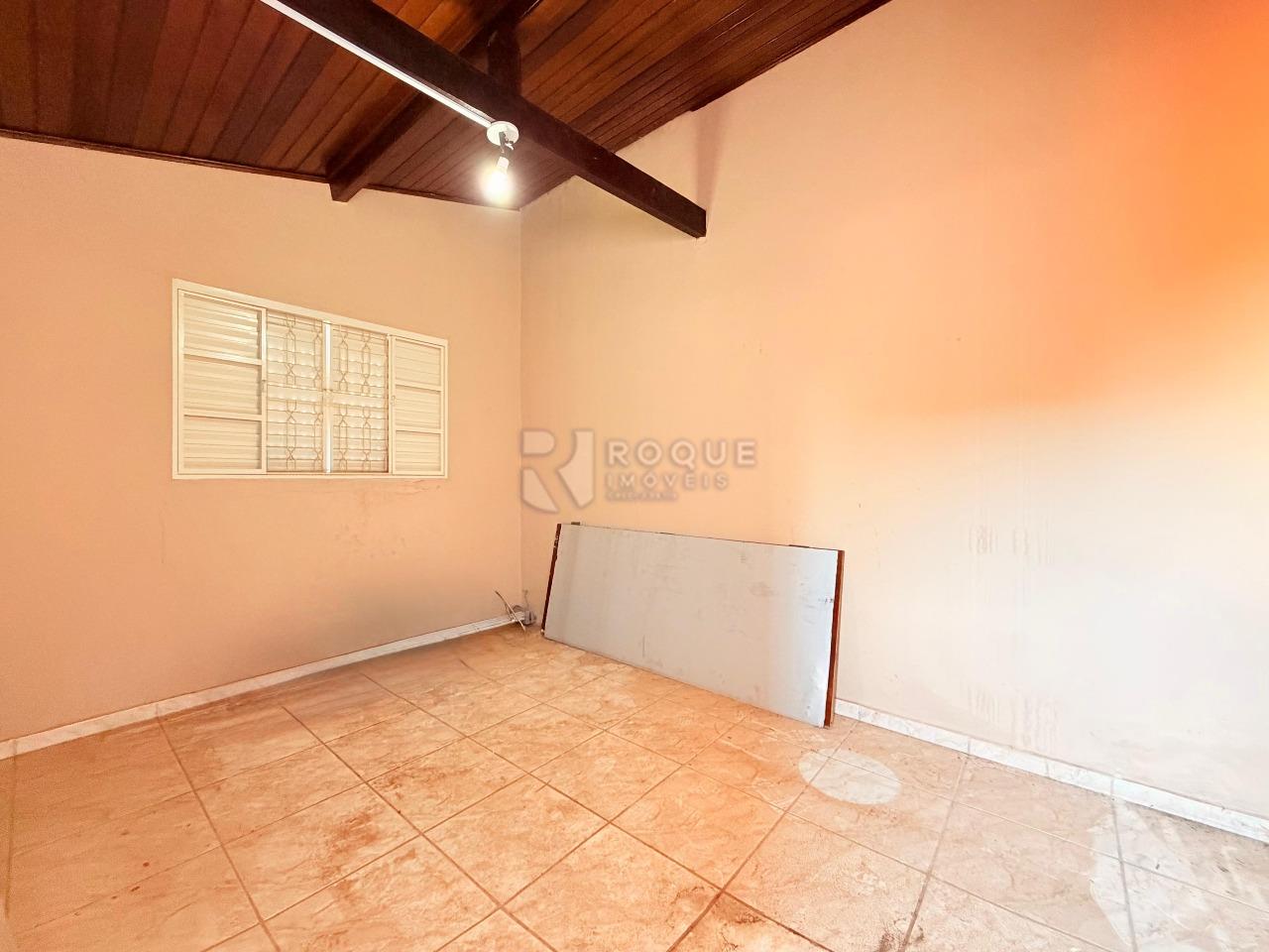 Casa Comercial para aluguel no bairro Vila Paraiso: Despensa