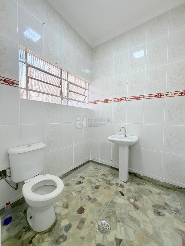 Casa Comercial para aluguel no bairro Vila Paraiso: Wc sala 4