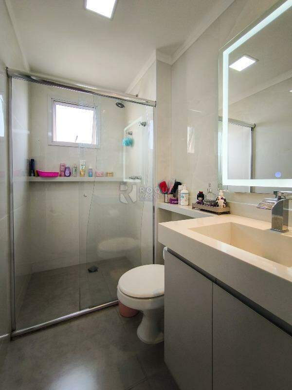 Apartamento à venda no bairro Jardim Aquárius: WC SUÍTE 2