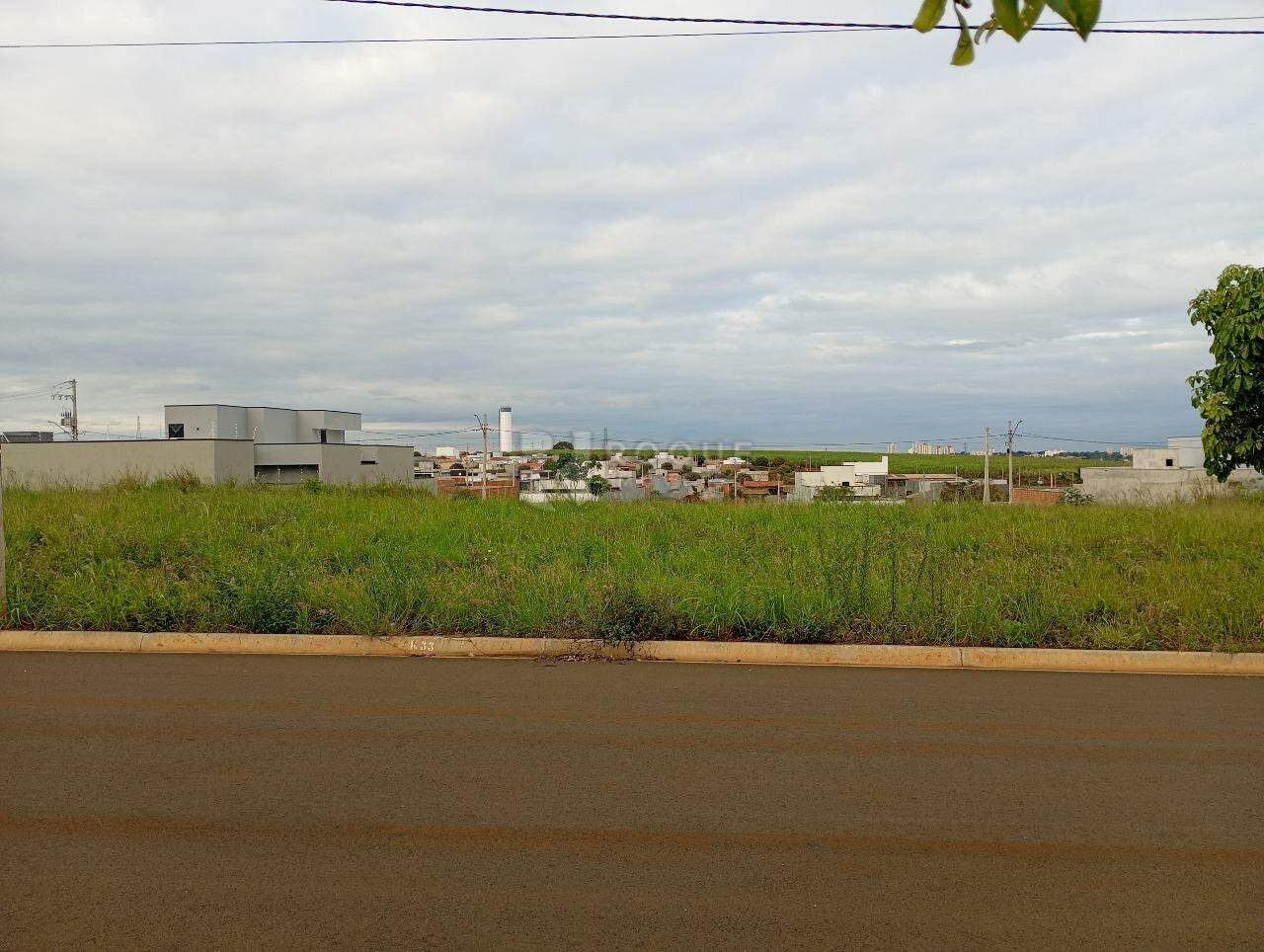 Terreno à venda no bairro Residencial Colinas do Engenho II: 