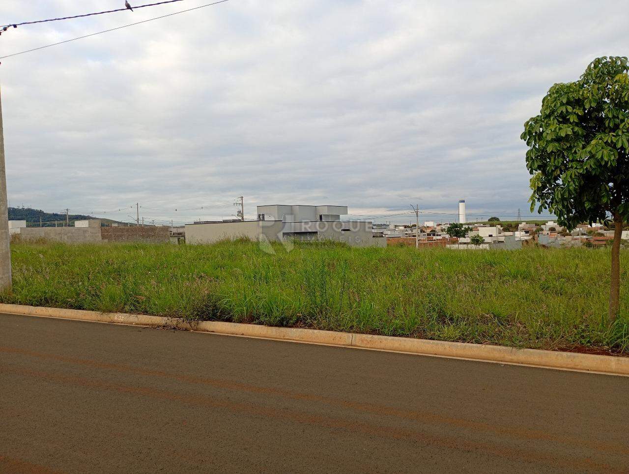 Terreno à venda no bairro Residencial Colinas do Engenho II: 