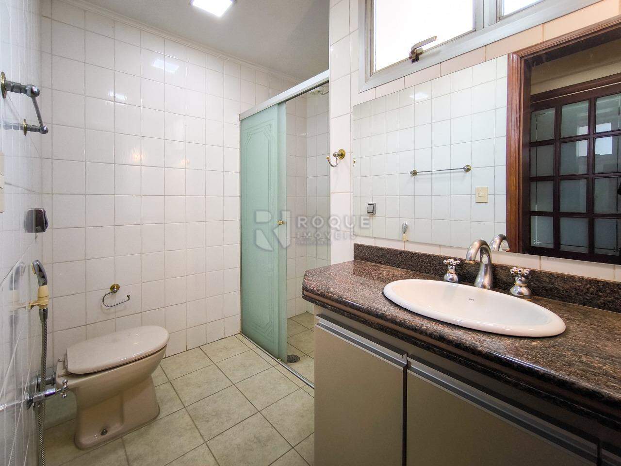 Apartamento à venda no bairro Centro: BANHEIRO SOCIAL