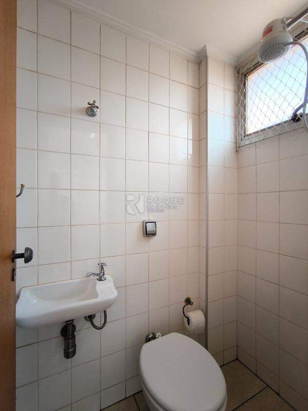 Apartamento à venda no bairro Centro: BANHEIRO ÁREA DE SERVIÇO