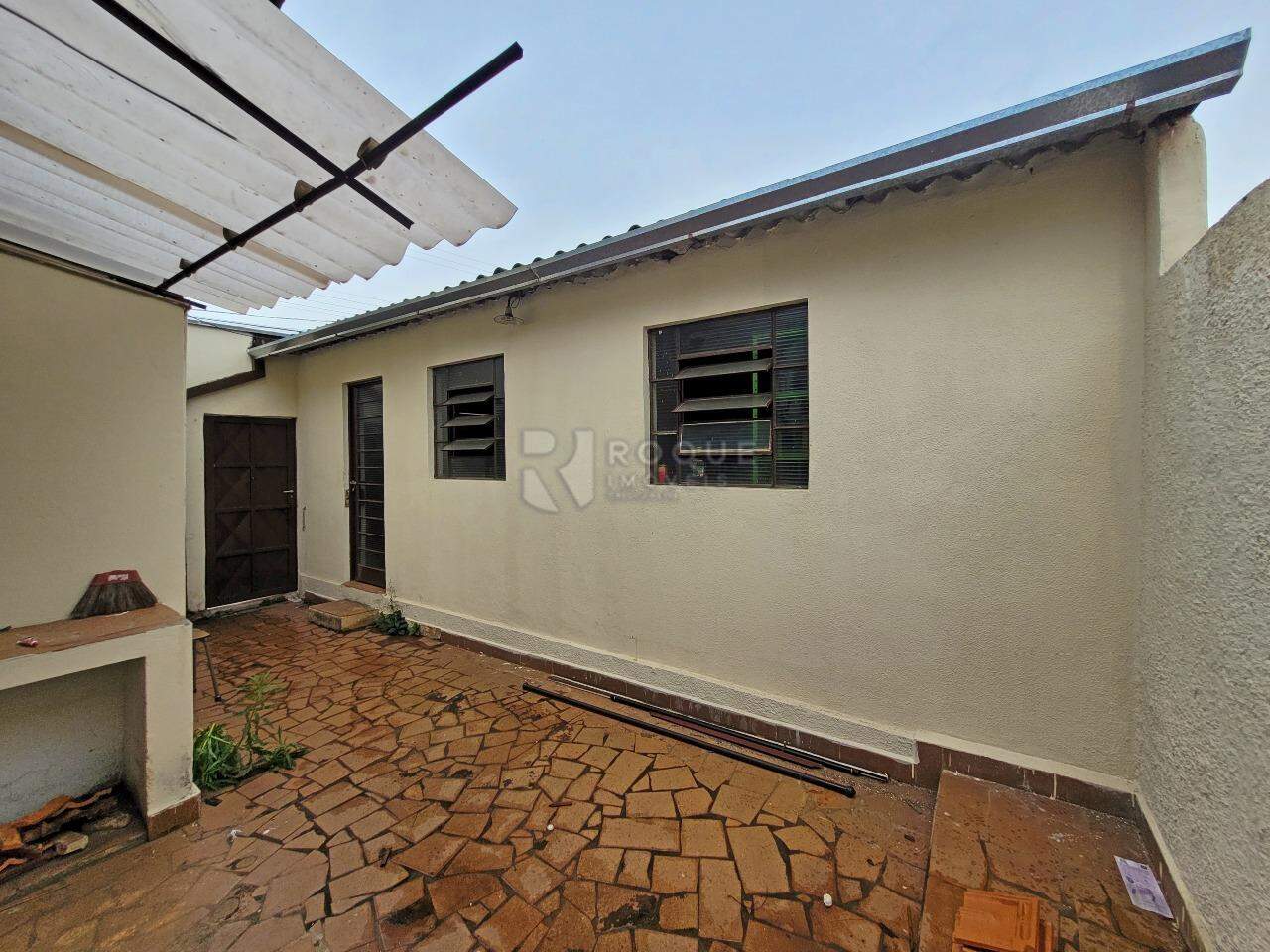 Casa Residencial para aluguel no bairro Cidade Jardim: Fundos