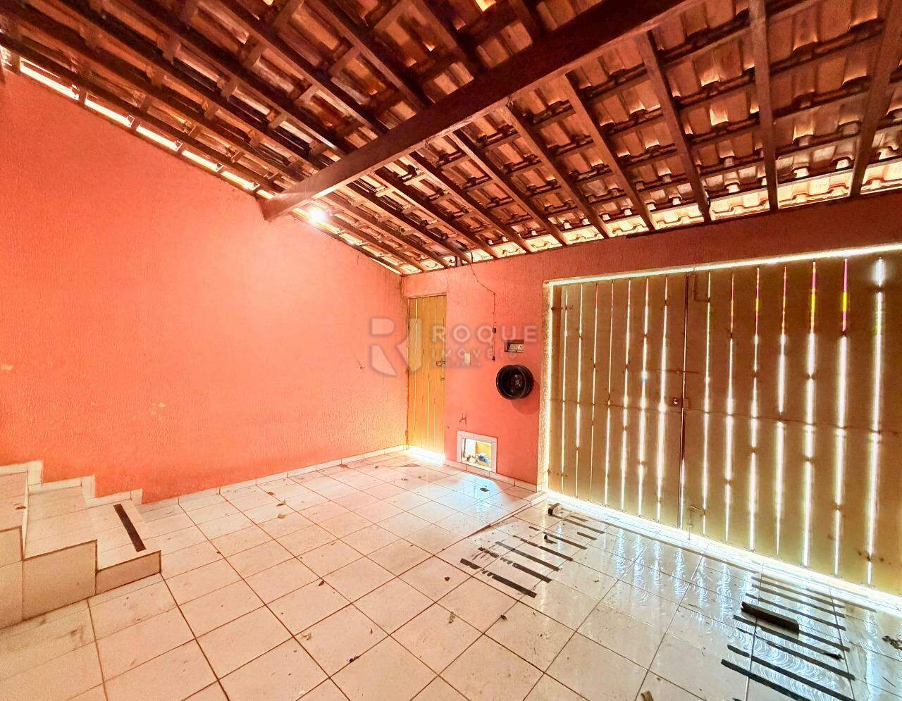Casa Residencial para aluguel no bairro Jardim Ouro Verde: Garagem
