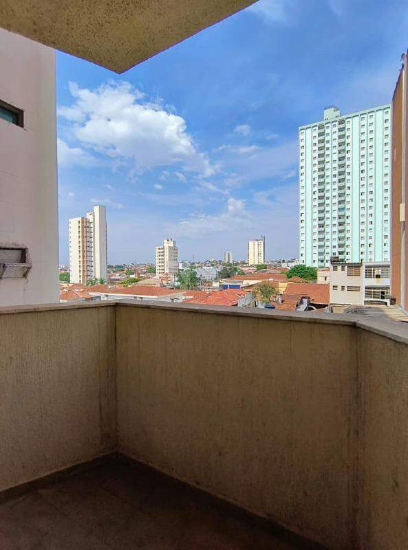 Apartamento para aluguel no bairro Centro: Sacada