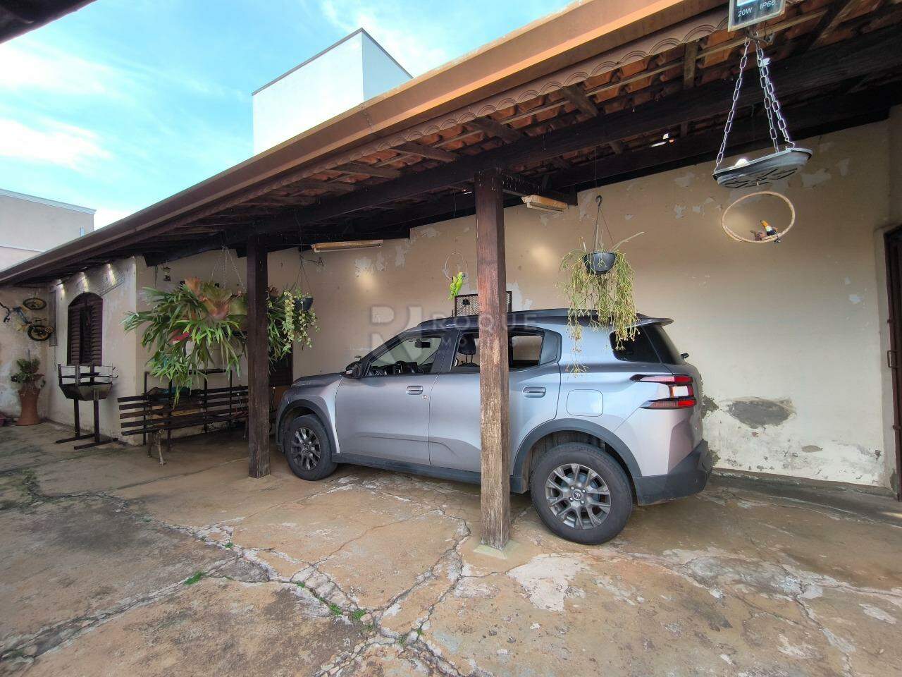 Casa em condomínio à venda no bairro Parque Egisto Ragazzo: GARAGEM