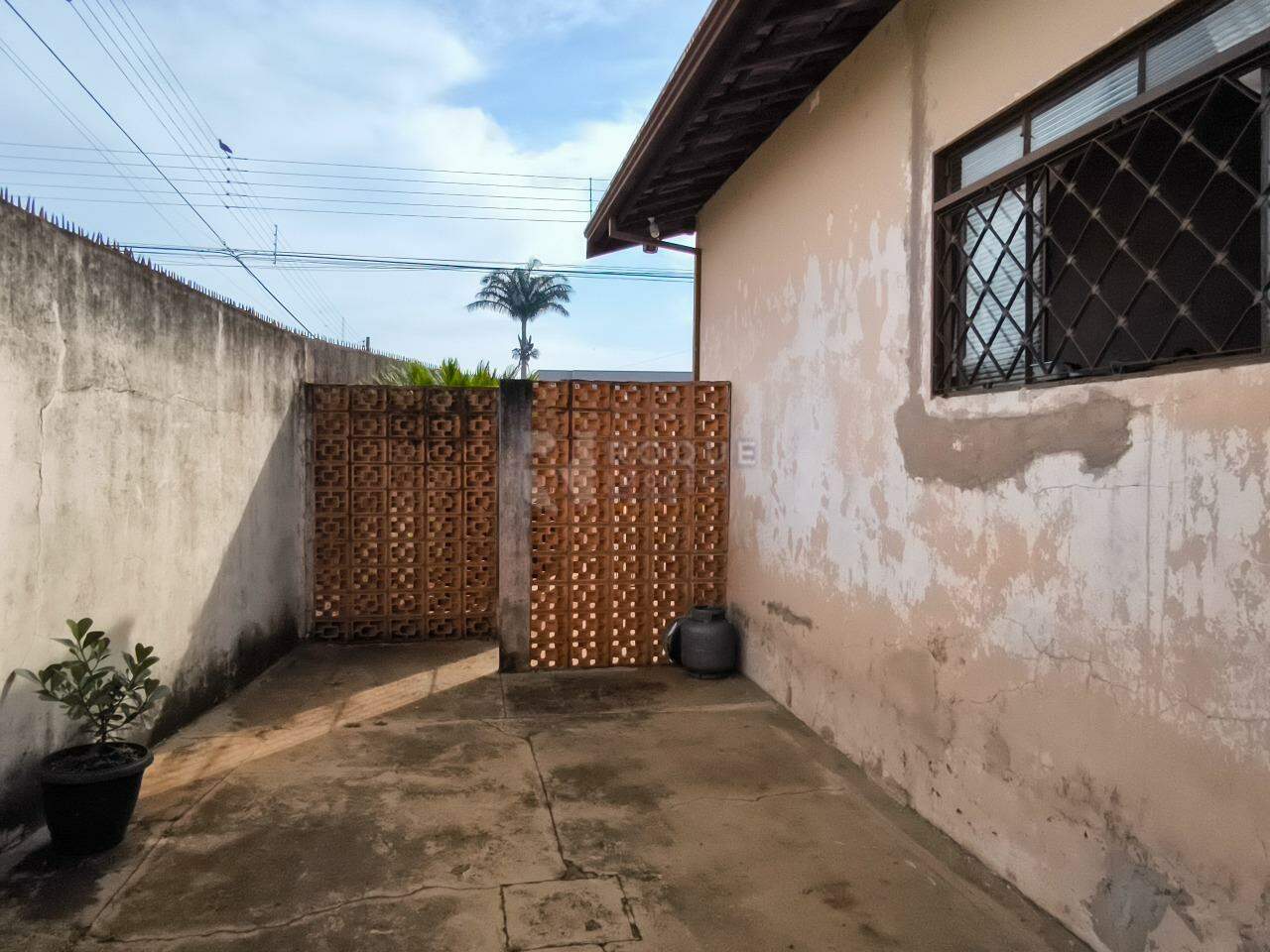 Casa em condomínio à venda no bairro Parque Egisto Ragazzo: ENTRADA DE SERVIÇO