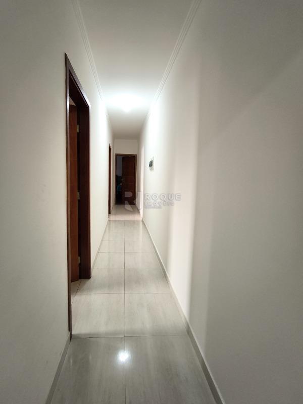 Casa Residencial à venda no bairro Parque Pompeu: CORREDOR INTERNO