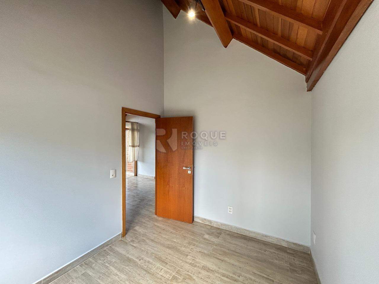 Casa em condomínio para aluguel no bairro Parque Residencial Roland: Dormitório 2 segundo andar