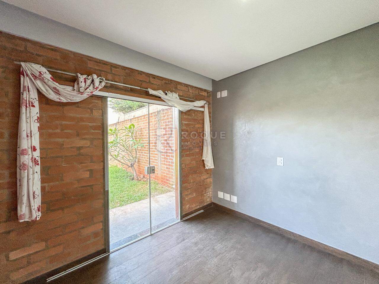 Casa em condomínio para aluguel no bairro Parque Residencial Roland: Dormitório 1