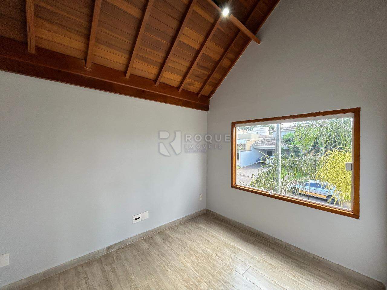 Casa em condomínio para aluguel no bairro Parque Residencial Roland: Dormitório 2 segundo andar