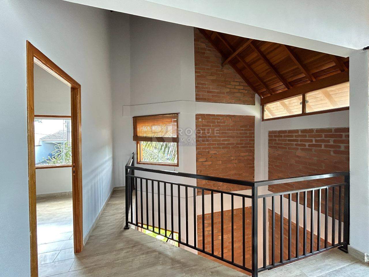 Casa em condomínio para aluguel no bairro Parque Residencial Roland: Hall segundo andar