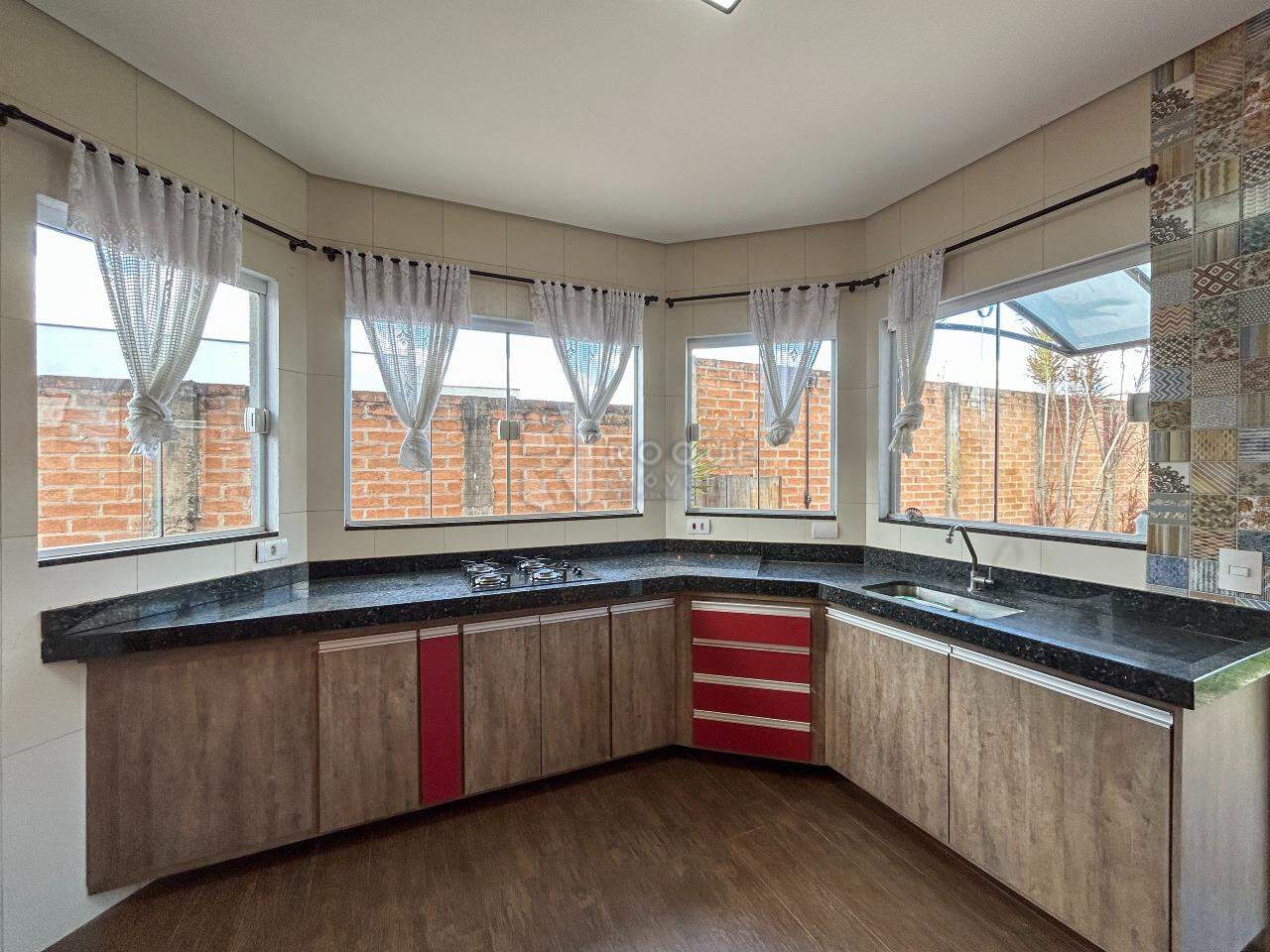 Casa em condomínio para aluguel no bairro Parque Residencial Roland: Cozinha