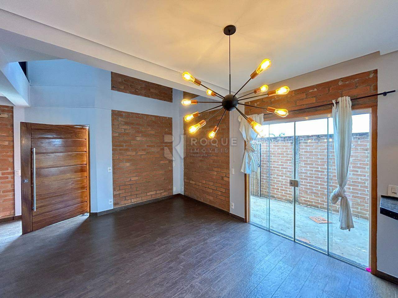 Casa em condomínio para aluguel no bairro Parque Residencial Roland: Sala / Copa