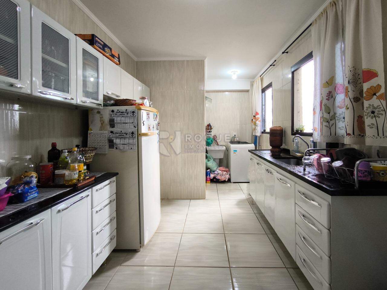 Apartamento à venda no bairro Jardim Ouro Verde: COZINHA