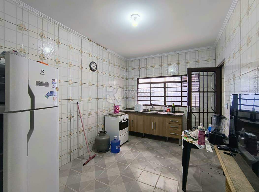Casa Residencial para aluguel no bairro Jardim Residencial Victório Lucato: Cozinha 