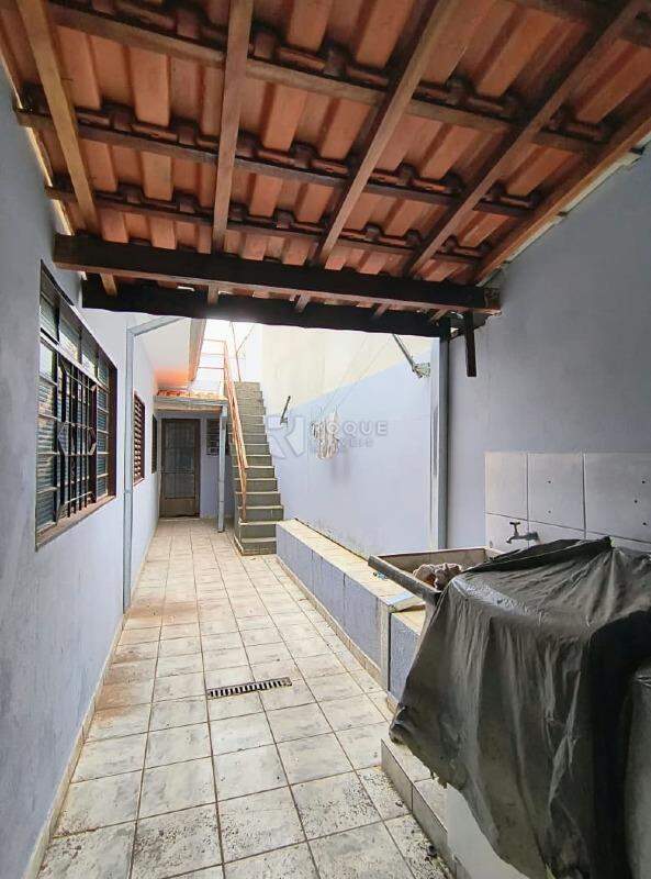 Casa Residencial para aluguel no bairro Jardim Residencial Victório Lucato: Lavanderia