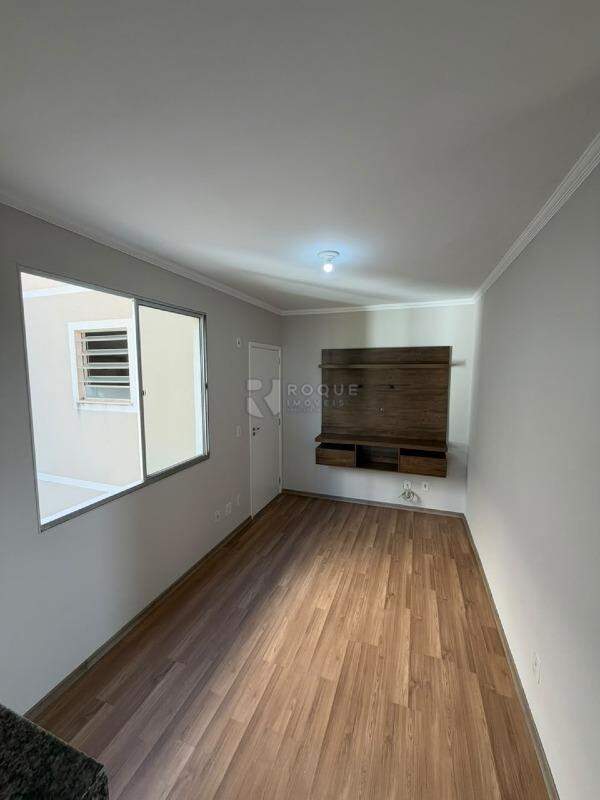 Apartamento à venda no bairro Jardim do Lago: Sala